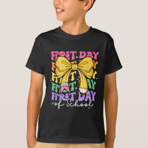 Erster Schultag Lehrer Bleistift Bogen Zurück zur  T-Shirt