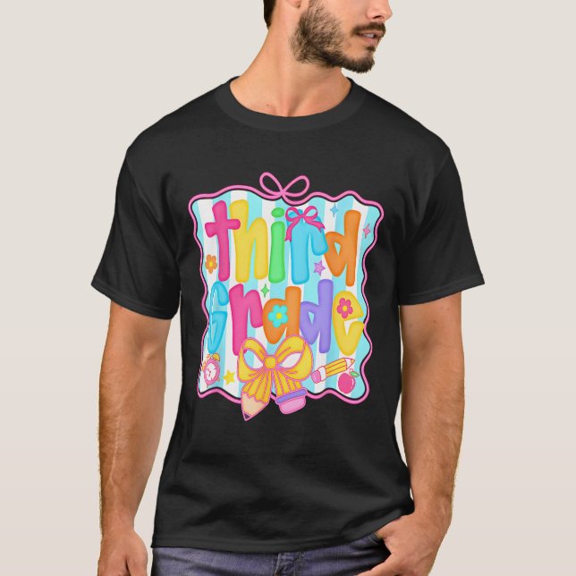 Erster Tag der dritten Klasse Blumenstrauß für Leh T-Shirt (Vorderseite)