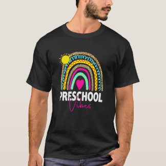 Erster Tag der Schule Vorschule Vibes Team Rainbow T-Shirt