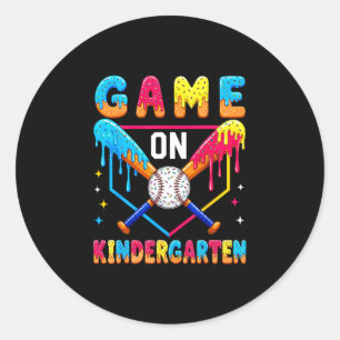 Erster Tag im Kindergarten Baseball-Drip für Junge Runder Aufkleber