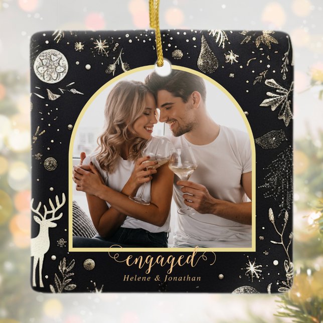 Erster Weihnachtsfeiertag Verlobtes Paar Foto Keramikornament (First Christmas Engaged Couple Photo Holiday Ceramic Ornament)