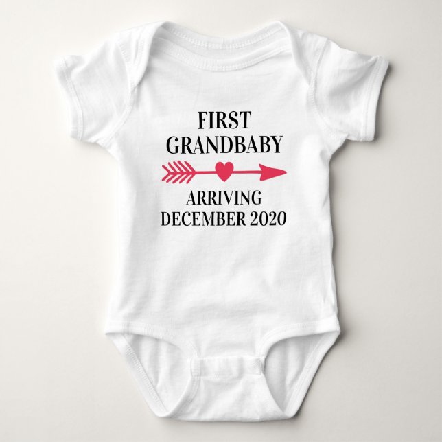 Erstes Grandbaby mit Boho Arrow Baby Strampler (Vorderseite)