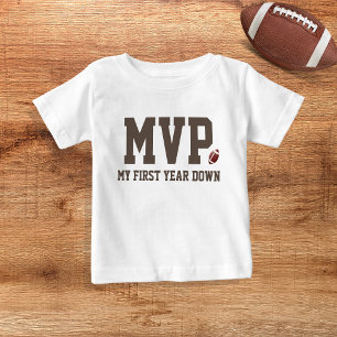 Erstes Jahr Down Football MVP Geburtstagsjunge Baby T-shirt