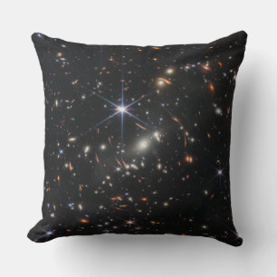Erstes Tiefenfeld des Universums von James Webb Kissen