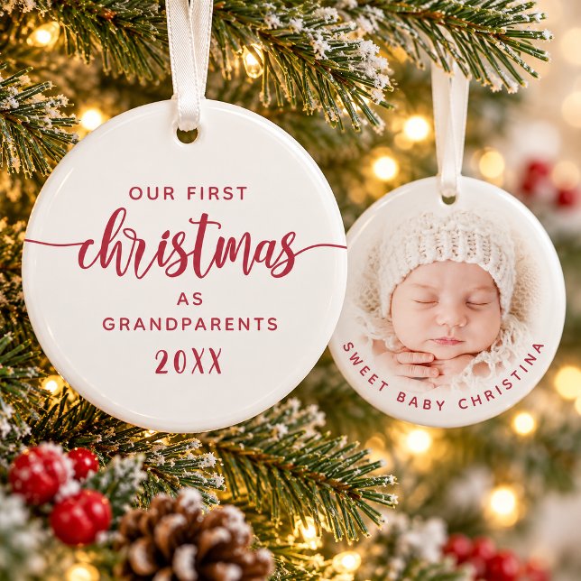Erstes Weihnachten der Großeltern Roter Schriftzug Ornament (Grandparents First Christmas Red Script Photo Ornament)