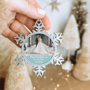 Erstes Weihnachten Verheiratet Schneeflocke Foto B Schneeflocken Zinn-Ornament