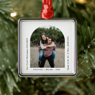Erstes Weihnachten Verlobtes Paar Foto Bogen Ornament Aus Metall