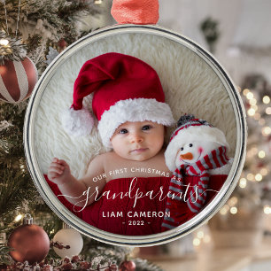 Erstes Weihnachtsfoto der Großeltern in weißer Sch Ornament Aus Metall