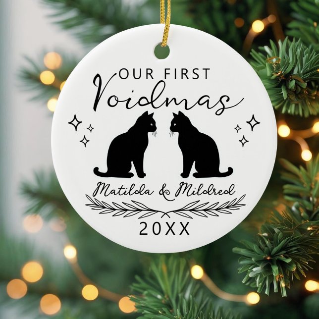 Erstweihnachtskatzenfamilie Keramik Ornament (First Voidmas with your black cats? Here's the ornament to celebrate that wonderful moment. )
