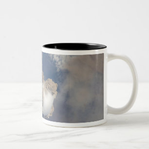Eruption von Sarychev Vulkan 2 Zweifarbige Tasse