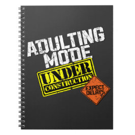 Erwachsene Modus im Bau ein sonniges Erwachsener Notizblock