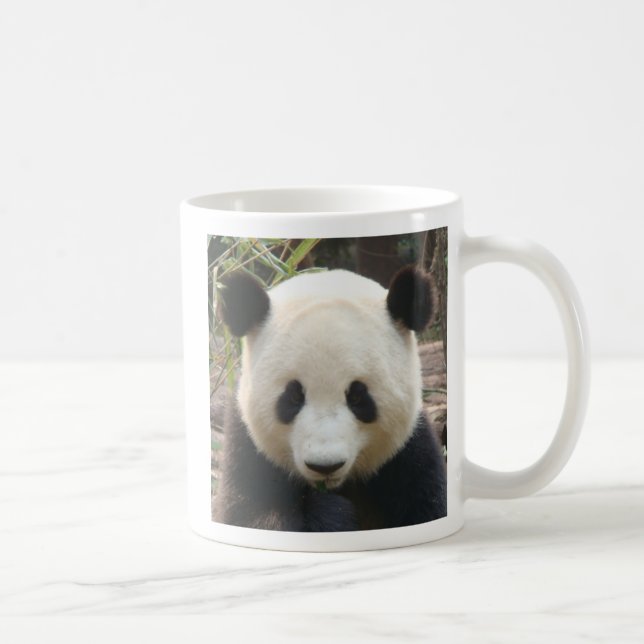 Erwägen des Pandas Tasse (Rechts)