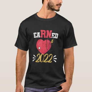 Erwarb den Titel Gesundheitskrankenpflegerin T-Shirt