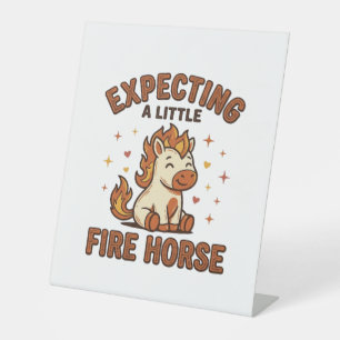 Erwartet ein kleines Feuerpferd Vintage Baby-Shirt Sockelschild