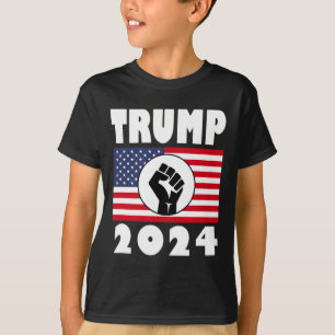 Erweckter Trump 2024 zum amerikanischen Flaggenpat T-Shirt