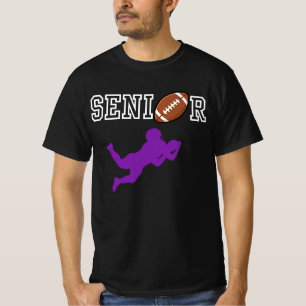 Erweiterter Fußballspieler mit violetter Silhouett T-Shirt