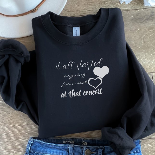 Es begann alles, um einen Platz zu streiten Sweatshirt (Von Creator hochgeladen)