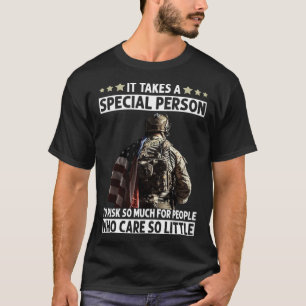 Es braucht eine besondere Person, um so viel Tiera T-Shirt