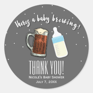 Es braut sich ein Baby Brauereikrug Baby Shower Fa Runder Aufkleber