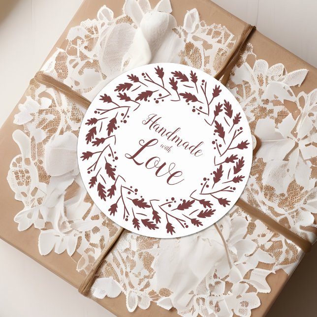 Es etikettiert für Artikel Artesanos Handmade Runder Aufkleber (Brown Leaves & Branches Wreath Handmade with Love Quote Design for Crafters Round Stickers. )