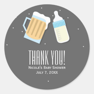 Es gibt Babybrau-Bier-Tassen Dusche Favor Runder Aufkleber