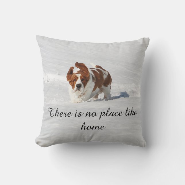 "Es gibt keinen Platz wie Zuhause" Kissen w/Basset (Vorderseite)