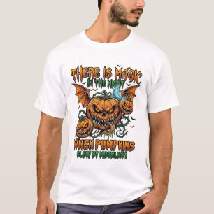 Es gibt magische Halloween-Monster-Kürbisse Fleder T-Shirt