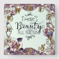 Es gibt Schönheit rund um Schmetterlinge und Rose