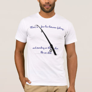 Es gibt zwischen Fischen-T - Shirt ein Feinlinien