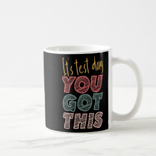 Es ist der Testtag, an dem du diesen Schüler Got h Kaffeetasse