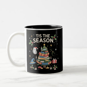 Es ist die Zauberschule Weihnachten Cozy Magic Zweifarbige Tasse