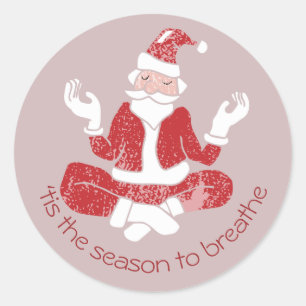Es ist die Zeit zum Atmen Yoga Santa Runder Aufkleber