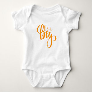 Es ist ein Baby Strampler