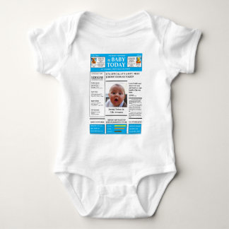 Es ist ein Boy BABY NEWSPAPER Ein-Stück-Bodysuit Strampler