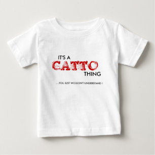 Es ist ein Catto Sache-… Säugling Baby T-shirt