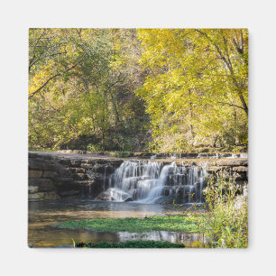 Es ist ein Dogwood-Wasserfall Magnet