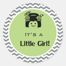 Es ist ein grün-graues, Zickzack Aufkleber.