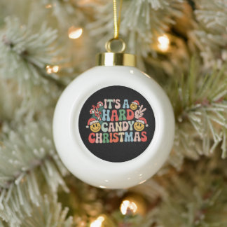 Es ist ein harter Candy Christmas Retro Groovy Xma Keramik Kugel-Ornament