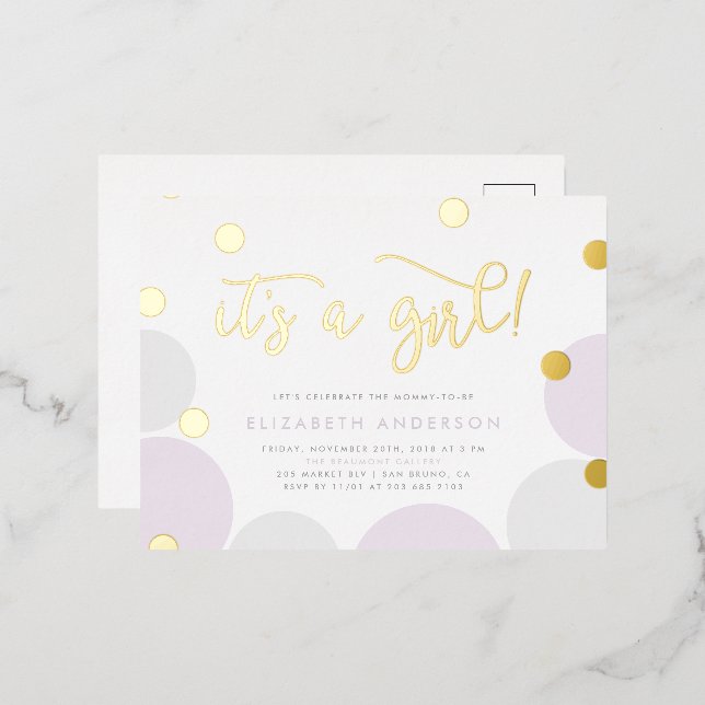 Es ist ein Mädchen! | Lila & Gold Confetti Babydus Folie Einladungspostkarte (Vorderseite/Rückseite)