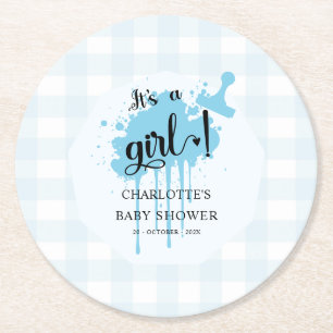 Es ist ein Mädchen Süße Pastellblaue Gingham-Babyp Runder Pappuntersetzer