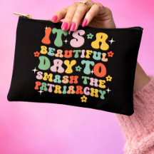 Es ist ein schöner Tag, das Patriarchat zu zerschl