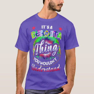 Es ist eine Bernita Thing Gefärbte Krawatte 60er 7 T-Shirt