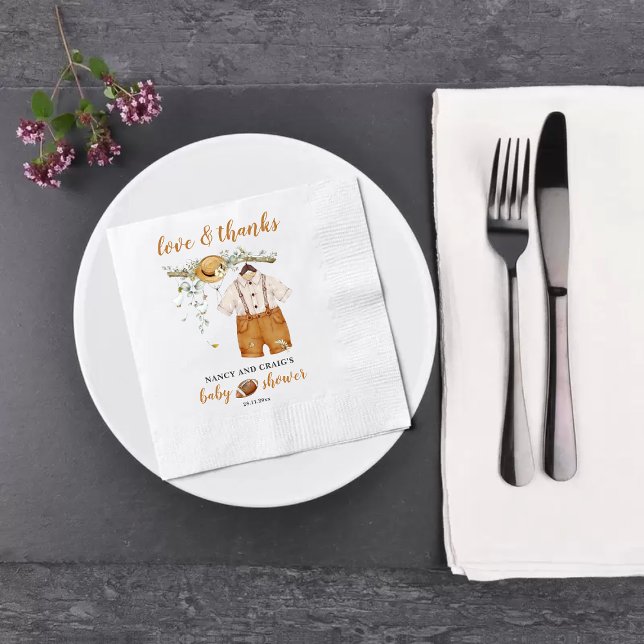 Es ist eine Boy Boho Football Watercolor Babydusch Serviette (Von Creator hochgeladen)