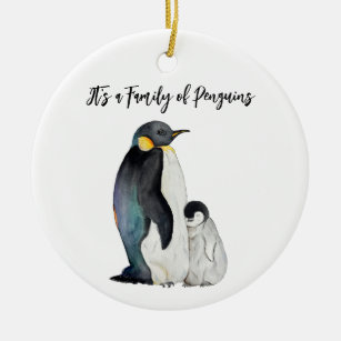 Es ist eine Familie von Pinguinen Aquarell zeichne Keramik Ornament
