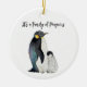 Es ist eine Familie von Pinguinen Aquarell zeichne Keramik Ornament (Vorne)