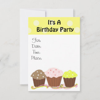 Es ist eine Geburtstagsparty mit Cupcakes Einladung