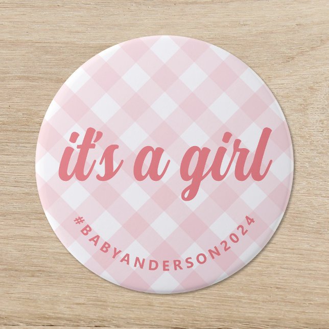 Es ist eine Girl Gingham Baby Dusche Button (Von Creator hochgeladen)