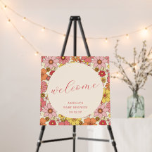 Es ist eine Vintage Blütendusche für Mädchen