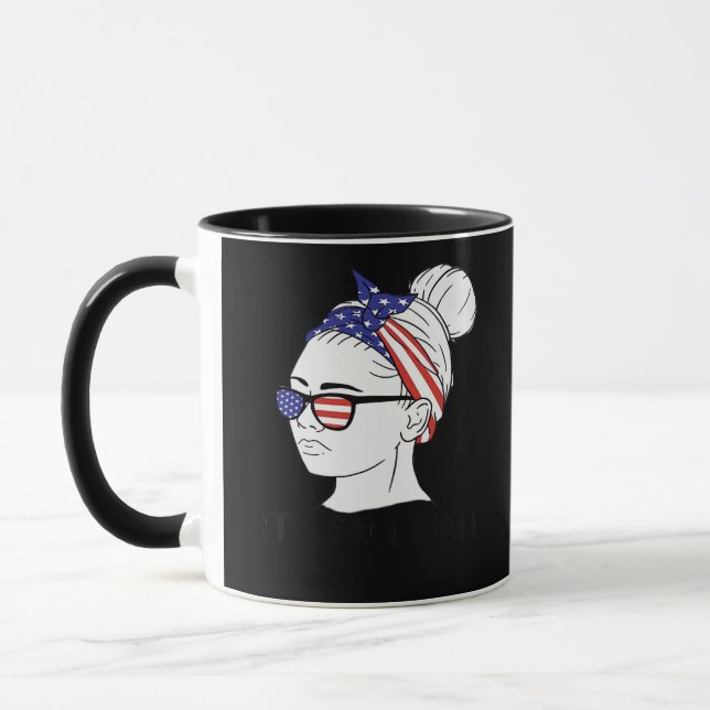 Es ist Fall Y’all Messy Bun Women USA Flag Tasse (Links)