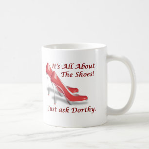 Es ist ganz über die Schuhe Kaffeetasse